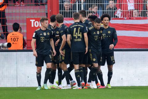 Bundesliga: Bayern en Dortmund winnen, Wolfsburg pakt 3 punten na ontslag Van Bommel