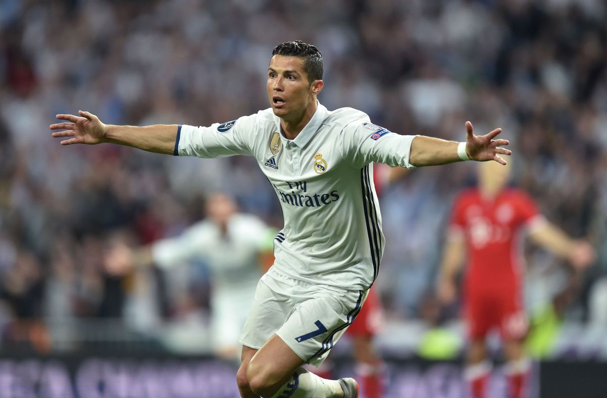 Real Madrid dankzij buitenspelgoals Ronaldo naar halve finale Champions League (video's)