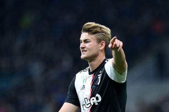 Italiaanse krant: 'Sarri zet De Ligt op de bank'