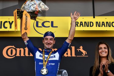 Viviani schrijft na rit in Giro en Vuelta nu ook Tour-etappe op zijn naam: ‘Betekent veel voor me’