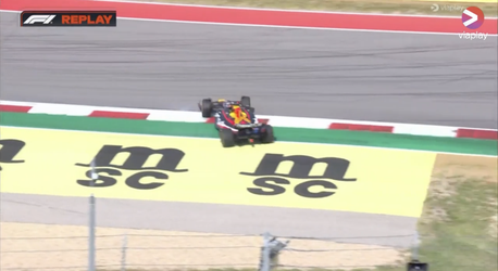🎥 | Max Verstappen doet 360 bij sprintkwalificatie in Texas