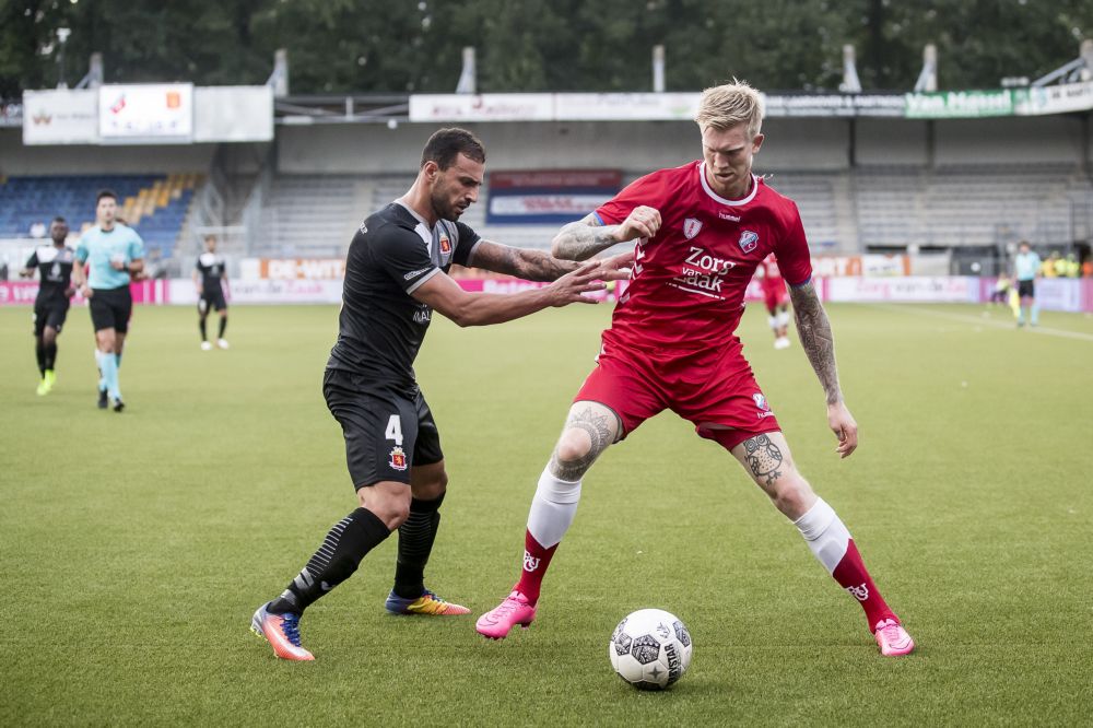 Simon Makienok na 1e jaar FC Utrecht nog steeds een onbekende door zware blessure