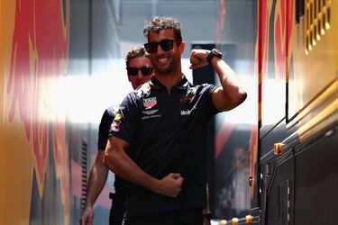 Dollende Ricciardo over eventuele overstap: '20 miljoen? Ik ben veel meer waard'