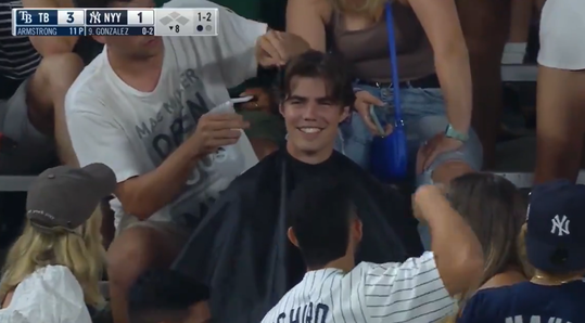 🎥 | Valt er toch nog wat te genieten bij de Yankees: fan krijgt verse trim op de tribune