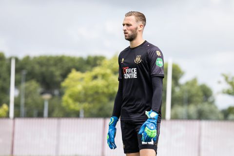 Dit is de 4e keeper van FC Groningen die tegen PSV zijn Eredivisie-debuut maakt