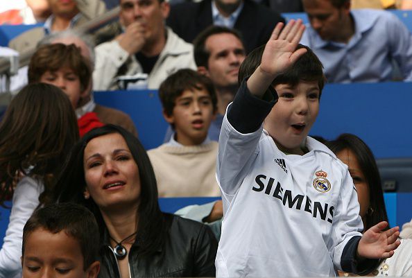 12-jarig zoontje Zidane steelt de show met sicke skill (video)