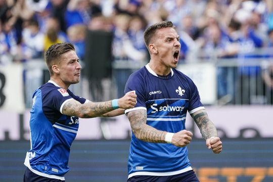 En dat is 1! SV Darmstadt is zeker van promotie naar de Bundesliga