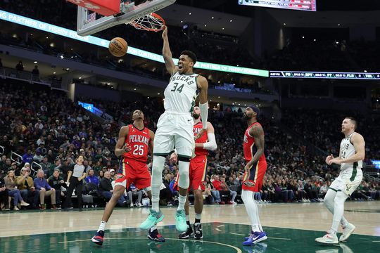 Griekse held van Milwaukee leidt Bucks met liefst 50 punten naar zege op Pelicans