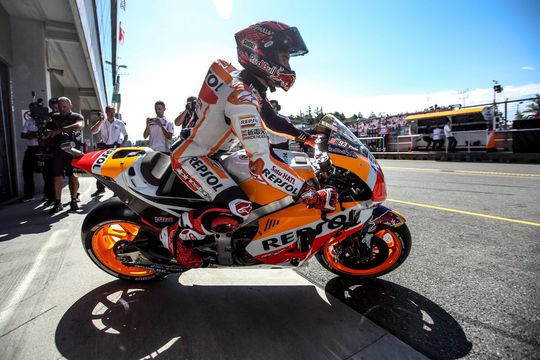 Marquez pakt in Tsjechië 4e pole position van het seizoen