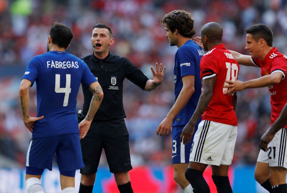 Nieuw beeld en geluid van cruciaal VAR-optreden tijdens FA Cup-finale (video)