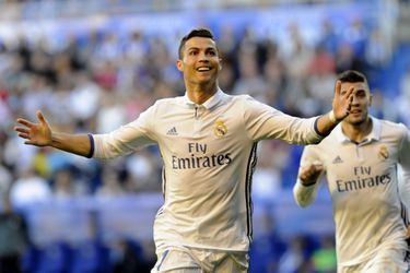 Ook Ronaldo gaat in oud plastic uit de oceaan voetballen