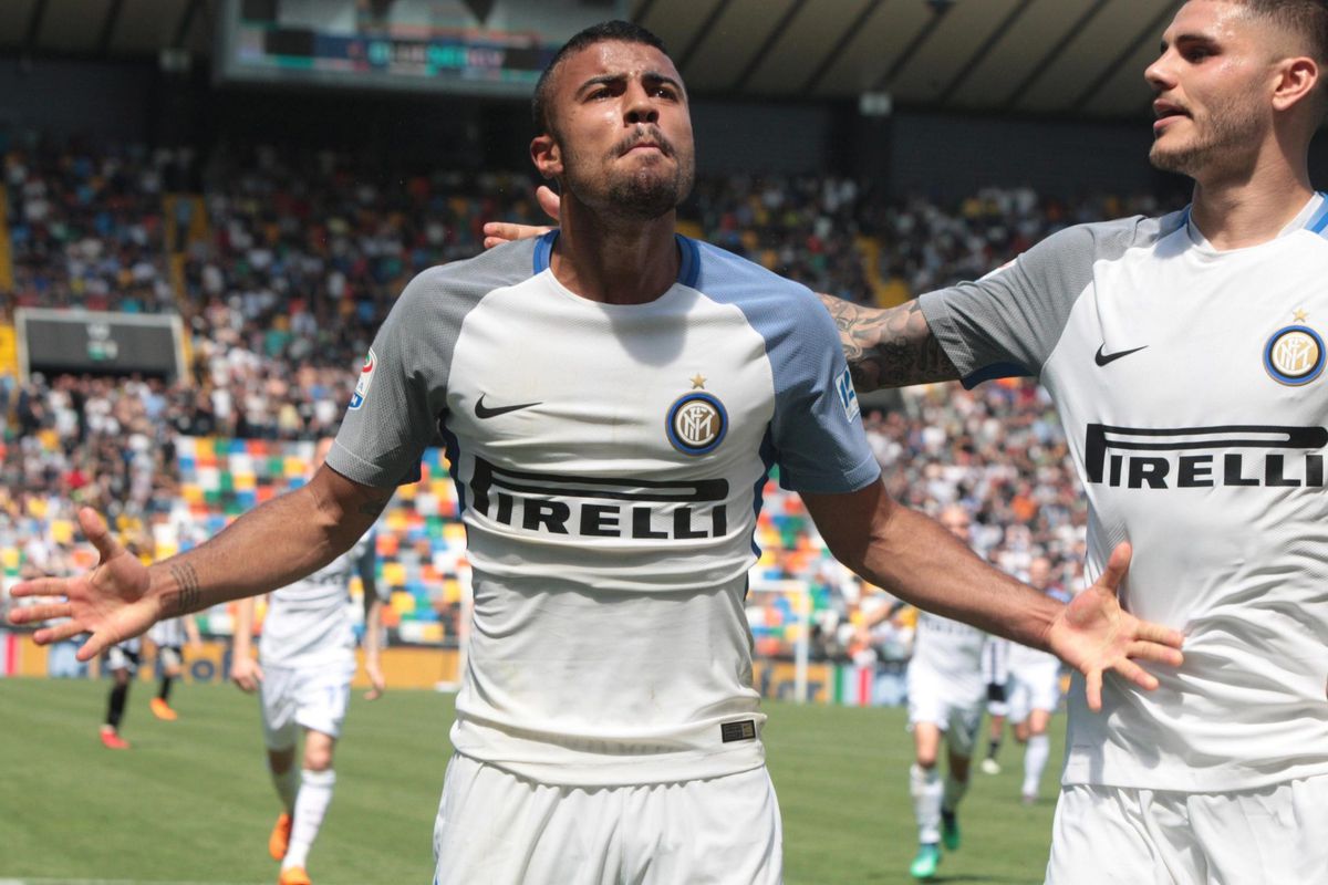 Inter heeft door ruime zege op Udinese nog zicht op Champions League