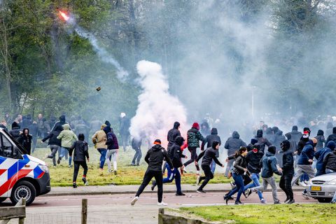 📸 | ME bij de training van Feyenoord in aanloop naar Klassieker, veel zwaar vuurwerk