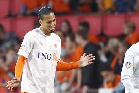 Jürgen Klopp schrok van blessure Virgil van Dijk: 'Stuur me een video dat je niét mank loopt'