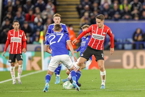 Felle start PSV, komt vlak voor rust met de schrik vrij