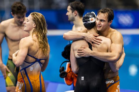 Figurantenrol voor Nederlandse estafetteploeg , Kromowidjojo en De Boer naar finale