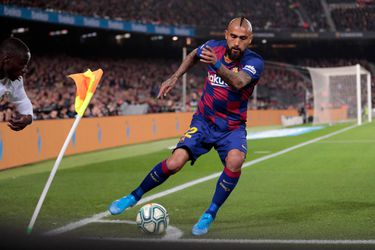 Vidal wil zijn eigen club Barcelona voor de rechter slepen