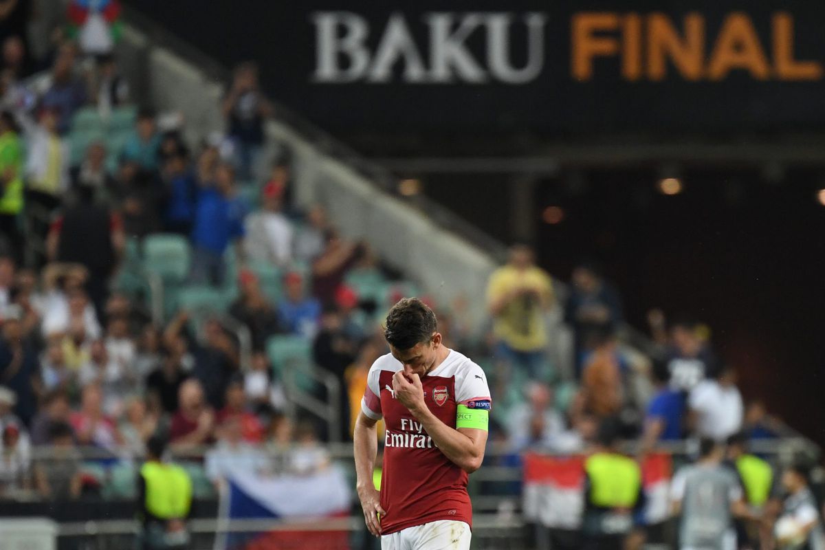 Arsenal niet blij: Laurent Koscielny vertikt mee te gaan op trainingskamp