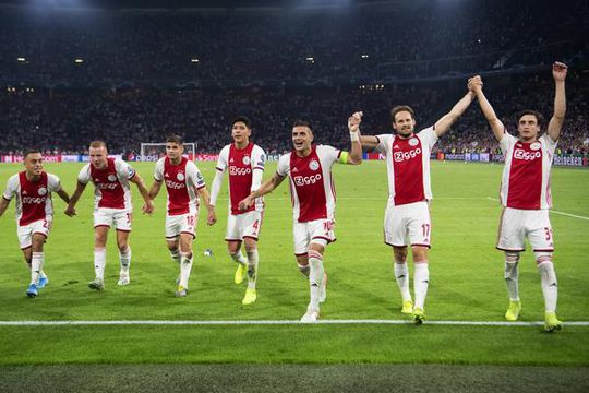Ajax-spelers nu pas akkoord over inleveren salaris