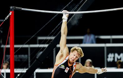 'Stuntelende held' Zonderland met 1 arm naar zilveren WK-plak (video)