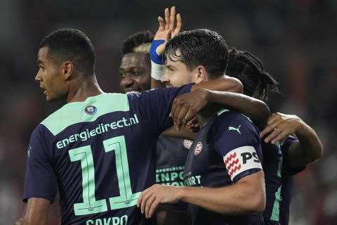 Op welke zender en hoe laat kijk je dinsdag naar PSV - FC Midtjylland?