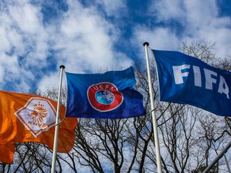 KNVB wacht vooralsnog met beslissing over profvoetbal: 'Pas voetballen als het veilig is'