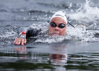 5 kilometer zwemmen in open water: Sharon van Rouwendaal wéér de beste op het EK