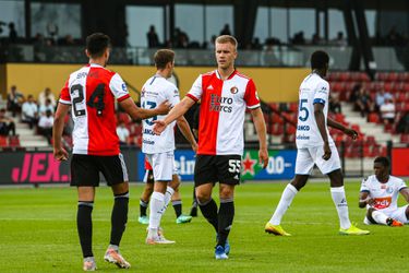 Feyenoord begint allereerste wedstrijd Arne Slot met gelijkspel