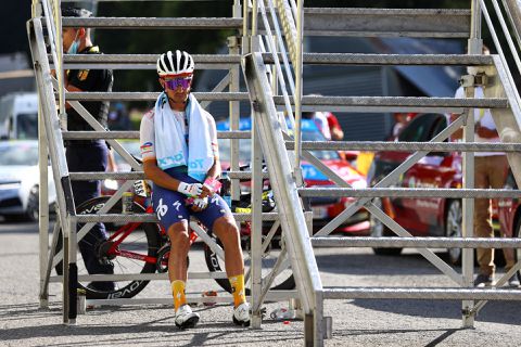 Alexis Vuillermoz stort in elkaar na 9e etappe Tour de France