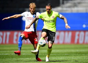 HSV wint ondanks fouten Letschert van Wehen Wiesbaden
