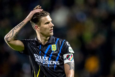 Michiel Kramer krijgt lullige gele kaart: 'Wat is het probleem dan?'