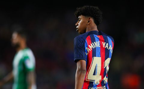 Alles over Lamine Yamal, die op 15-jarige leeftijd debuteerde voor FC Barcelona
