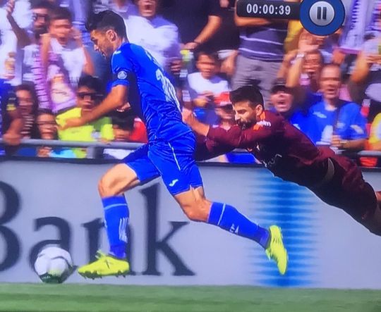 Kwam Barça hierdoor achter? Piqué speelt verkeerde sport (foto)