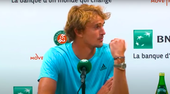 🎥 | 'Schoolmeester' Zverev vs reporter: 'Kan je me aankijken als ik tegen je praat?'