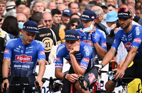 Mathieu van der Poel denkt aan afstappen in de Tour: 'Dit heeft zo geen nut'