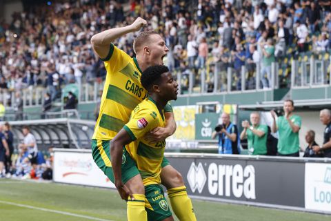 ADO Den Haag met 1 beentje in finale nacompetitie na effectief duel met Eindhoven