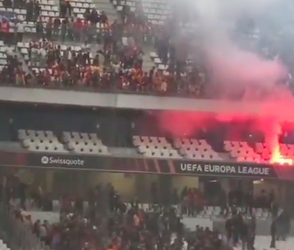 🎥 | Check hier de uitgebroken pleuris tussen Marseille-fans en Gala-supporters