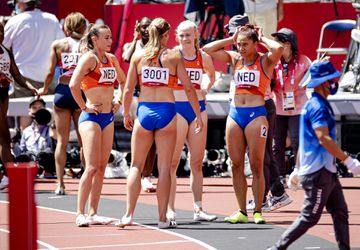 🎥 | Estafettevrouwen ondanks moeizame 1e wissel naar finale 4x100 meter