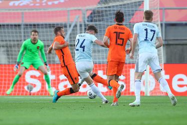 🎥 | Oef! Oranje op achterstand door fout achterin, bekijk hier het doelpunt van Schotland