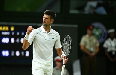 🎥​ | Terugvechtende Novak Djokovic na comeback tegen Jannik Sinner in halve finales Wimbledon
