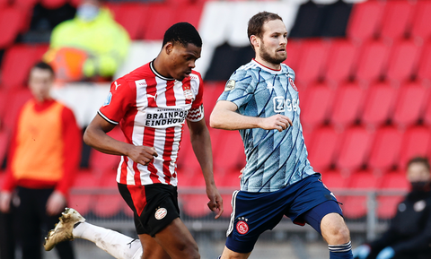 Blind looft strijdende ploeggenoten: 'Want voetballend was het niet al te best'