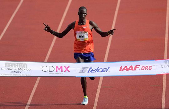 Marathonloper die 6e beste tijd ooit liep riskeert dopingschorsing van minimaal 10 jaar
