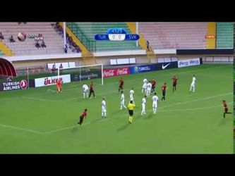 Feyenoorder Basacikoglu scoort met flinke pegel voor Turkije Onder 21 (video)