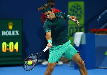 🎥 | Koning Federer is terug, en hoe: tennislegende slaat bij rentree meteen weer ongelofelijke punten