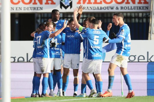 🎥 | Racing Genk verziekt debuut Scott Parker en slaat enorm gat met Club Brugge