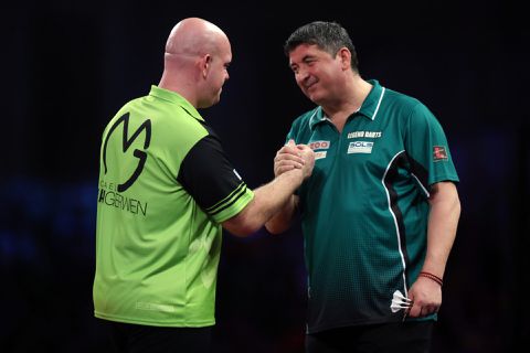 Van Gerwen vol lof over Suljovic: 'Hij gooide zijn beste partij sinds jaren'