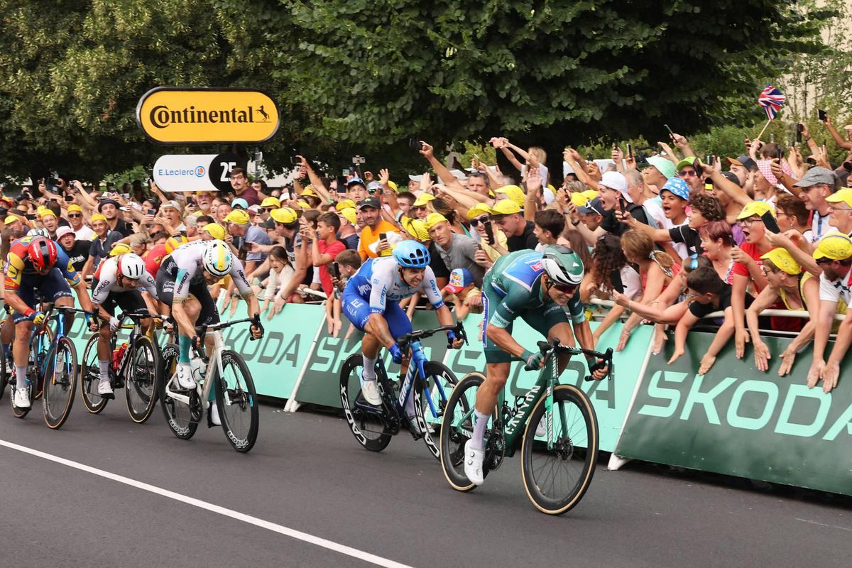 Dylan Groenewegen ziet Jasper Philipsen wéér winnen: 'Dan word ik liever tiende'