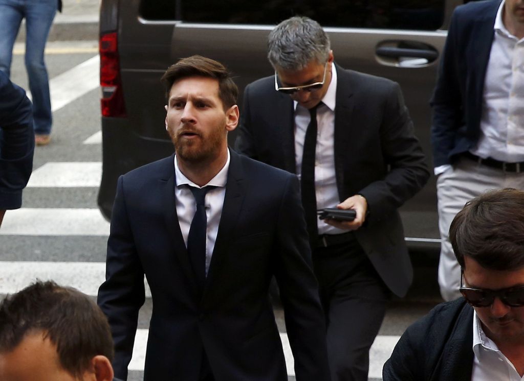 Spaanse bond vergeet 'bewuste' vijfde gele kaart voor Messi. Mag hij nu spelen of niet?