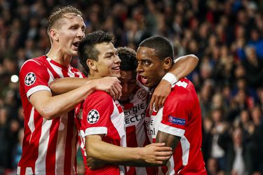 PSV kan geen shirtjes ruilen met Barça vanwege veiling