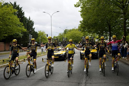 📸 | Foutje! Jumbo-Visma bedankt de verkeerde Wout: 'Poels je bent vandaag bij ons'